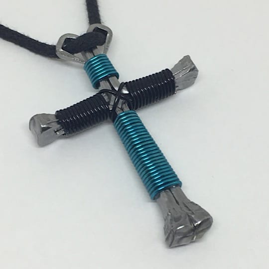 Customized zipper pulls made with horseshoe nails customized zipper pulls made with horseshoe nails and wire